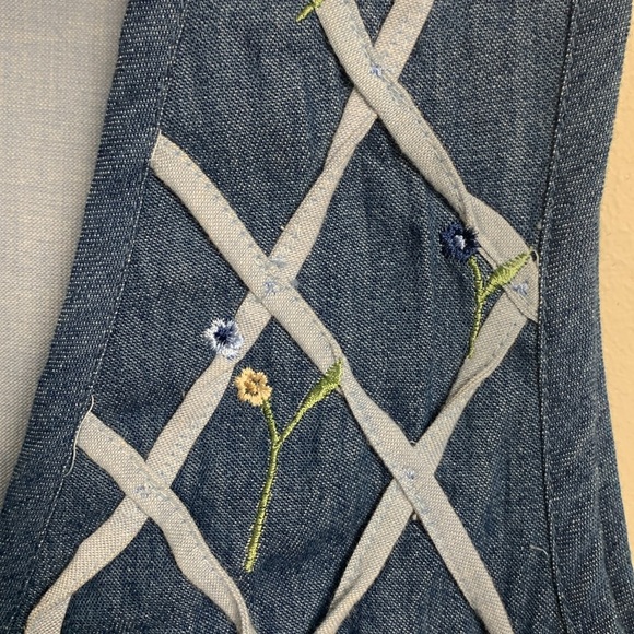 Victoria Jones Petite Vest w  Embellishments & Embroidery, 100% cotton, buttons - Picture 5 of 15